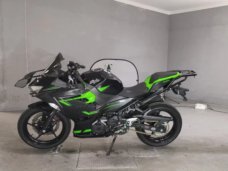 Kawasaki NINJA400