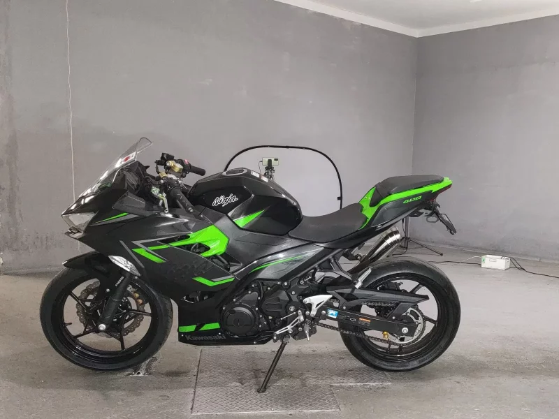 Kawasaki NINJA400