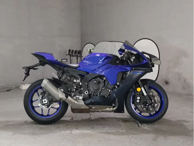 Yamaha YZF-R1 лот № 8466 оценка 5  с аукциона в Японии