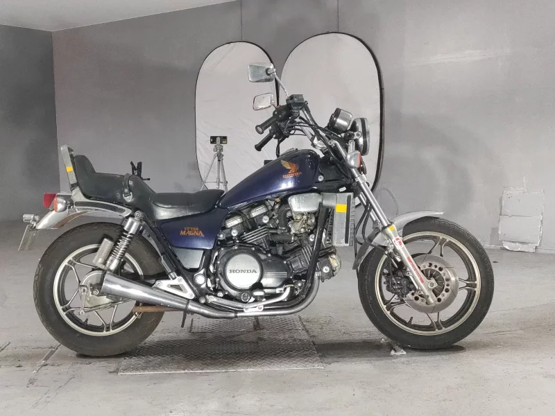 Honda MAGNA 750