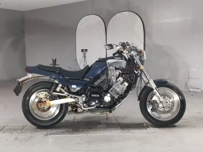 Yamaha FZX750