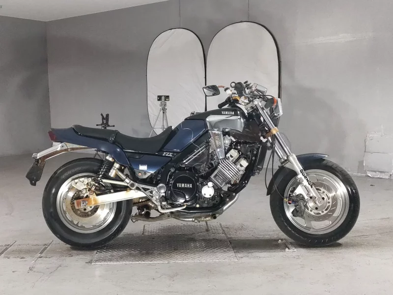 Yamaha FZX750