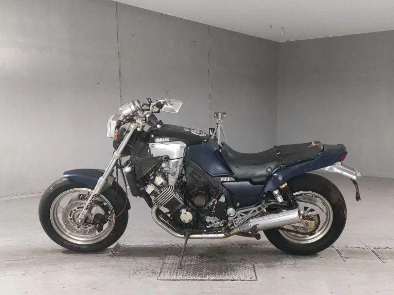 Yamaha FZX750