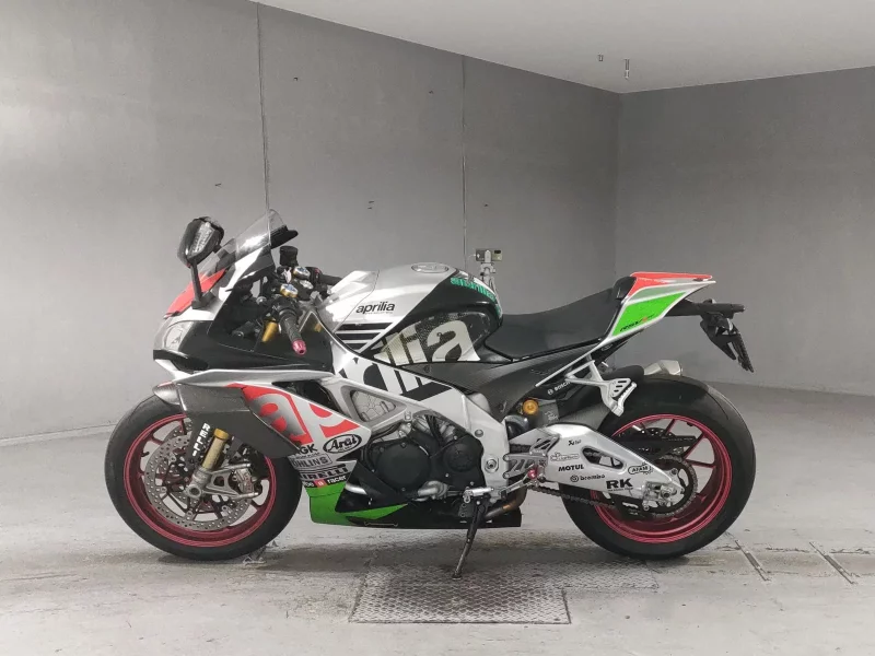 Aprilia APRILIA RSV4 R