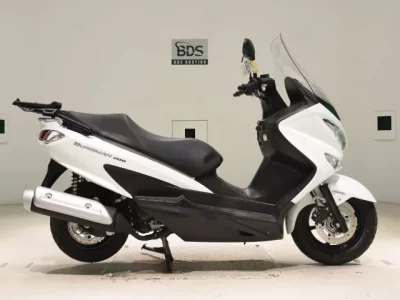 Suzuki BURGMAN 200A  с аукциона в Японии