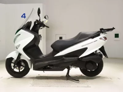 Suzuki BURGMAN 200A  с аукциона в Японии