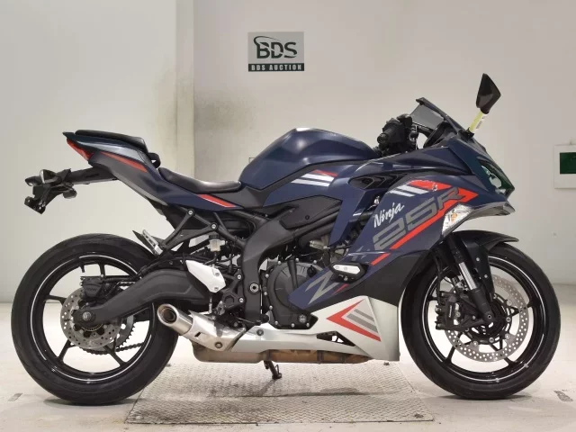 Kawasaki ZX-25R лот № 5377 оценка 4  с аукциона в Японии