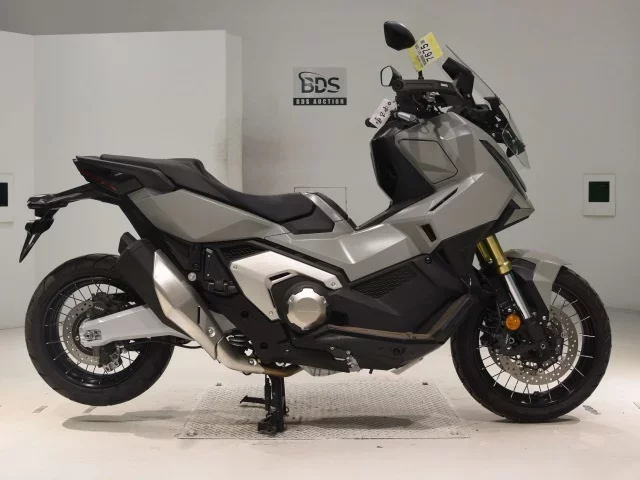 Honda X-ADV750-2