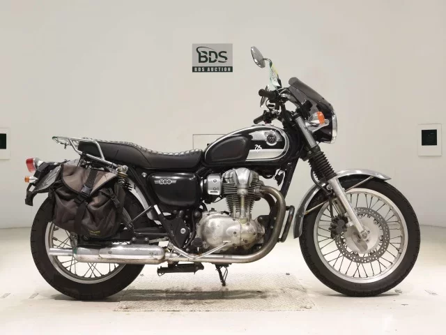 Kawasaki W800 лот № 7830 оценка 4  с аукциона в Японии