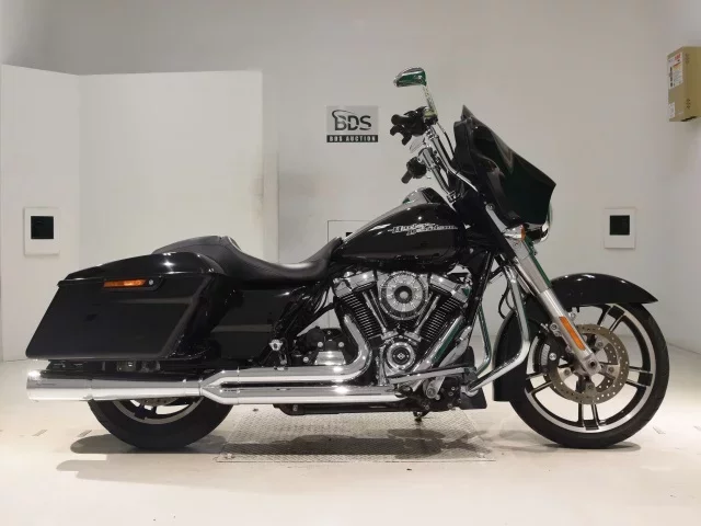 Harley-Davidson HARLEY FLHX1750 лот № 0231 оценка 4  с аукциона в Японии