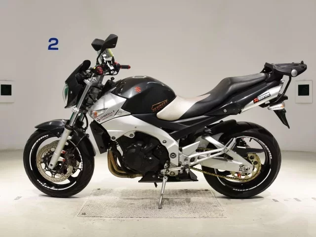 Suzuki GSR400