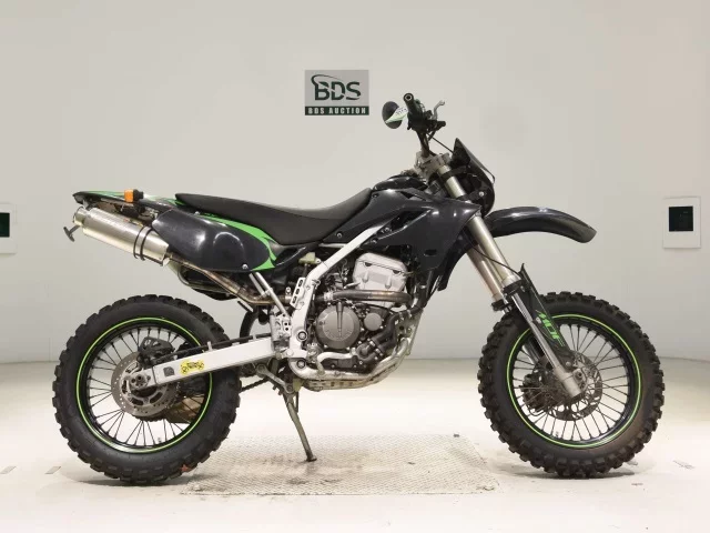 Kawasaki D-TRACKER лот № 7837 оценка 4  с аукциона в Японии