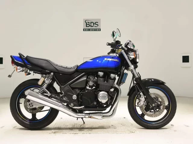 Kawasaki ZEPHYR400K лот № 5227 оценка 5  с аукциона в Японии