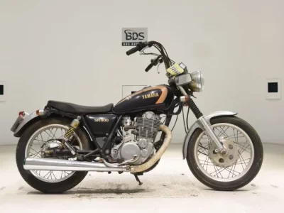 Yamaha SR400-2