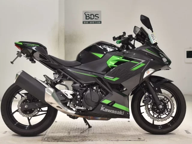 Kawasaki NINJA400-2 лот № 2655 оценка 5  с аукциона в Японии