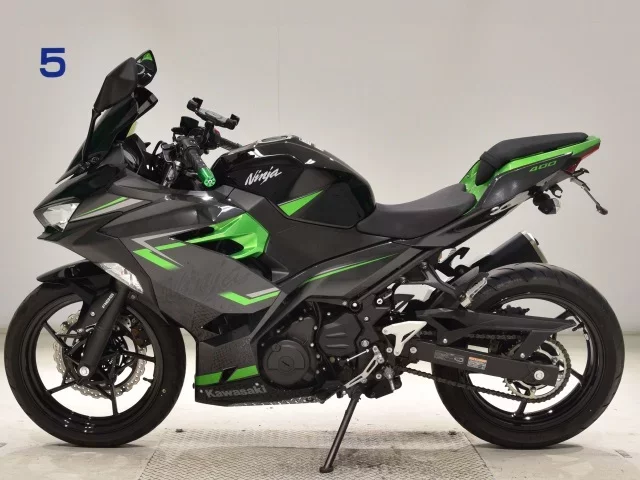 Kawasaki NINJA400-2