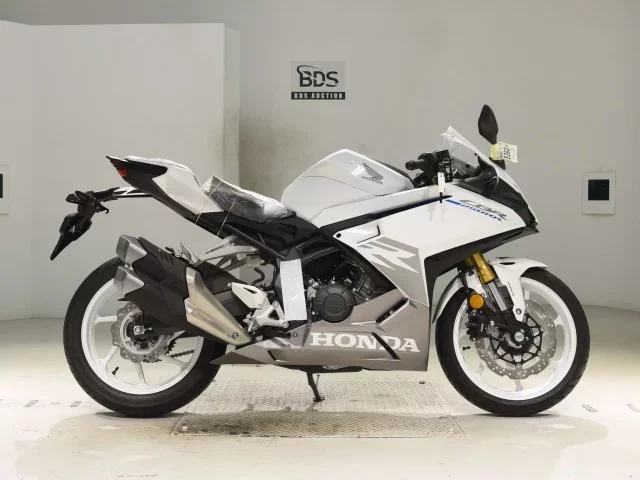 Honda CBR250RR-2A лот № 5393 оценка 9  с аукциона в Японии