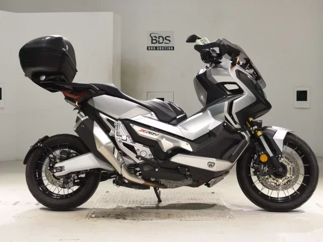 Honda X-ADV750 лот № 5285 оценка 4  с аукциона в Японии