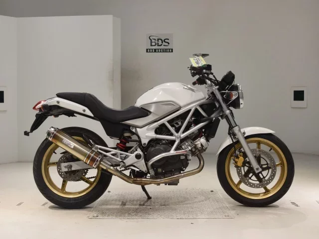 Honda VTR250 лот № 2789 оценка 4  с аукциона в Японии