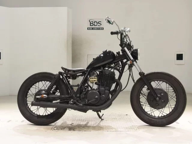 Yamaha SR400-2