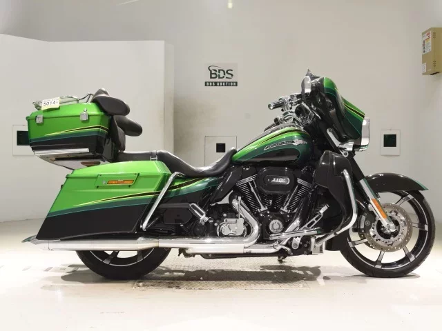 Harley-Davidson HARLEY FLHXSE1800CVO лот № 5014 оценка 4  с аукциона в Японии