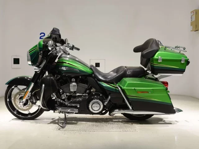 Harley-Davidson HARLEY FLHXSE1800CVO