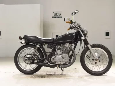 Yamaha SR400-2
