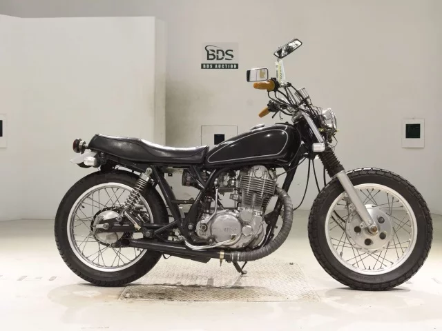 Yamaha SR400-2