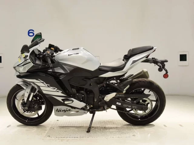 Kawasaki ZX-4R SE
