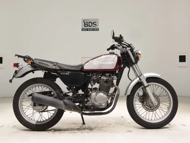 Honda CB223S лот № 7947 оценка 4  с аукциона в Японии