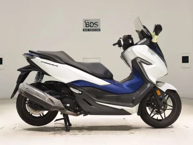 Honda FORZA -4 лот № 7920 оценка 4  с аукциона в Японии