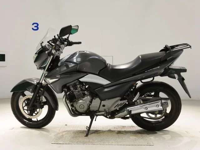 Suzuki GSR250