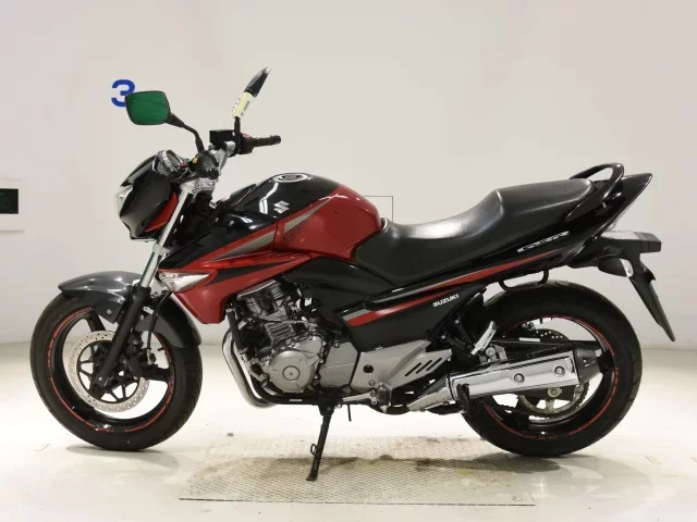 Suzuki GSR250