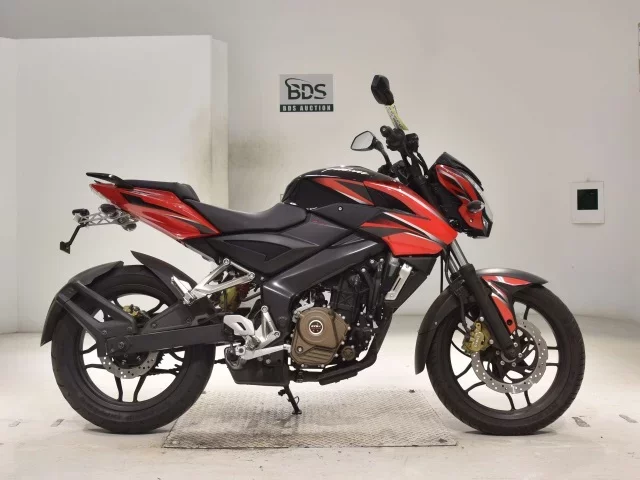 Kawasaki BAJAJ PULSAR 200NS лот № 0392 оценка 5  с аукциона в Японии