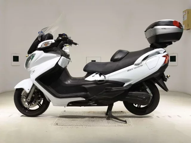 Suzuki SKYWAVE 650LX