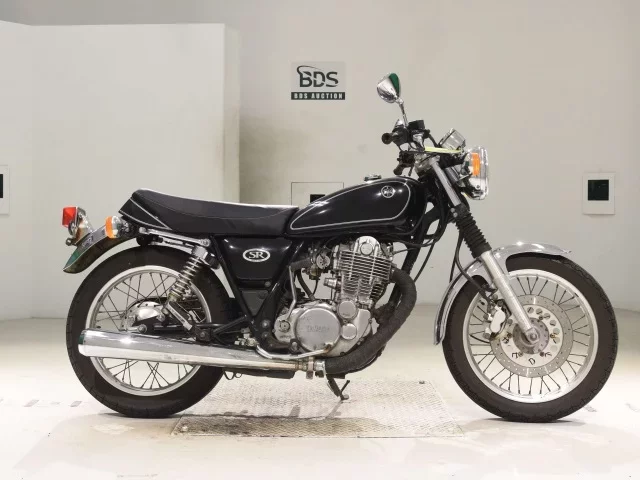 Yamaha SR400-3 лот № 7777 оценка 4  с аукциона в Японии