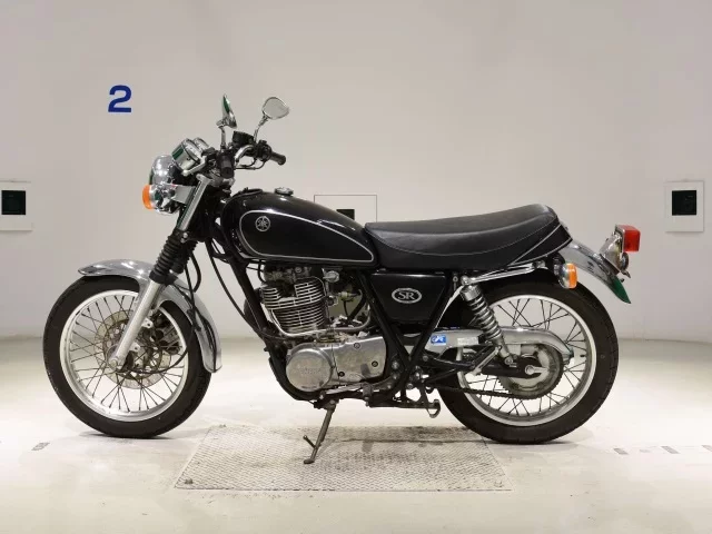 Yamaha SR400-3