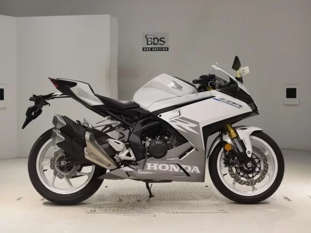 Honda CBR250RR-2A лот № 7615 оценка 5  с аукциона в Японии