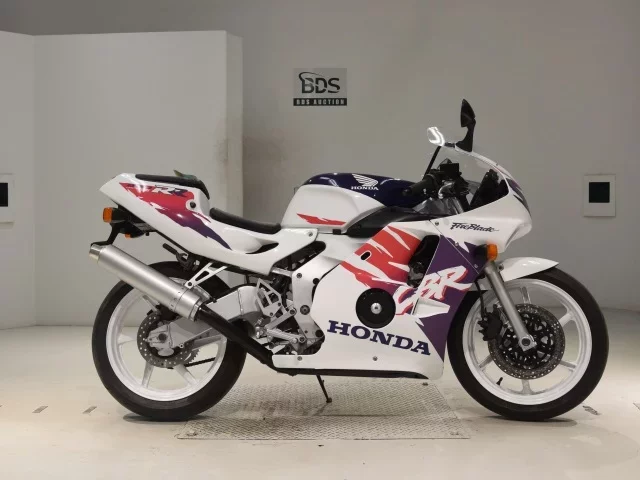 Honda CBR250RR лот № 0127 оценка 4  с аукциона в Японии