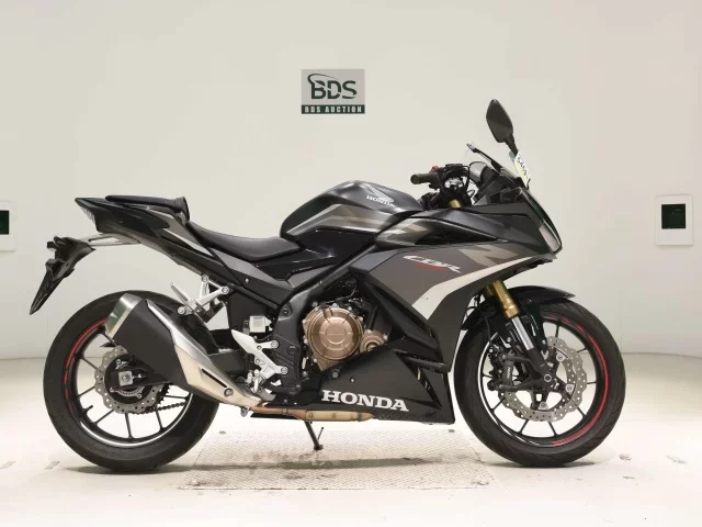 Honda CBR400R-2 лот № 5469 оценка 5  с аукциона в Японии