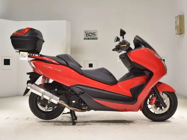 Honda FORZA лот № 2704 оценка 5  с аукциона в Японии