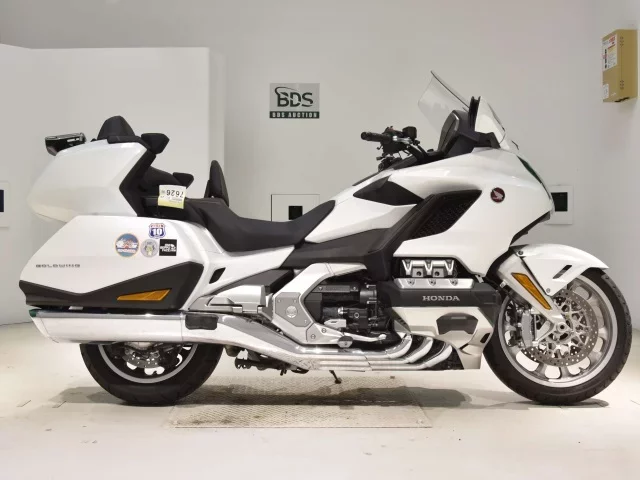 Honda GL1800 TOUR D лот № 7626 оценка 5  с аукциона в Японии