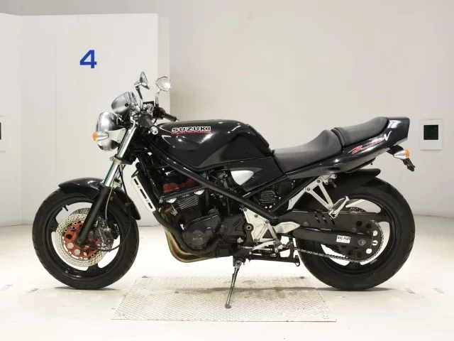 Suzuki BANDIT400-1