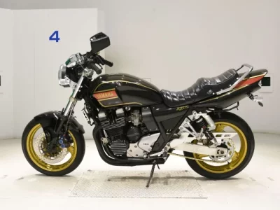 Yamaha XJR400R-3  с аукциона в Японии