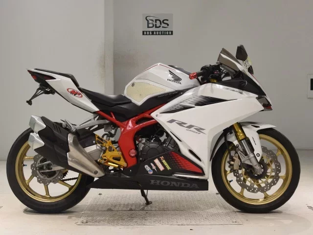 Honda CBR250RR-2A лот № 7616 оценка 5  с аукциона в Японии