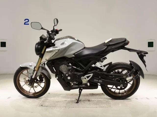 Honda CB125R-2