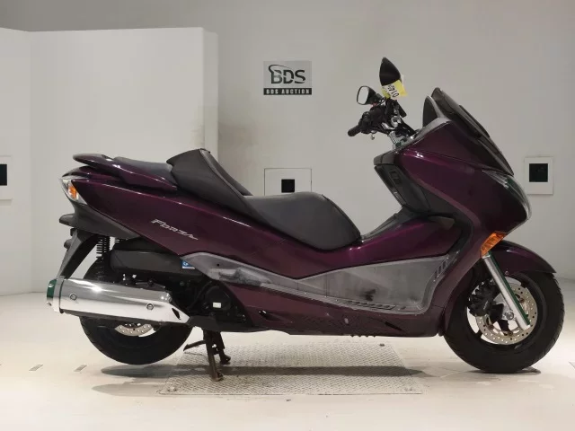 Honda FORZA Z лот № 0140 оценка 4  с аукциона в Японии