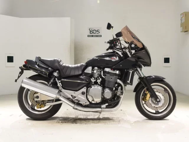 Honda X4 лот № 5372 оценка 4  с аукциона в Японии