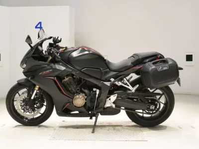 Honda CBR650R лот № 7807 оценка 5  с аукциона в Японии 2