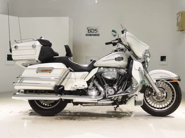 Harley-Davidson HARLEY FLHTCU1690 лот № 3056 оценка 4  с аукциона в Японии